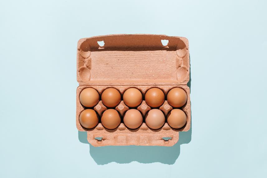 Image of a dozen eggs