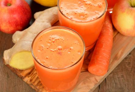 Carrot, ginger and apple smoothie