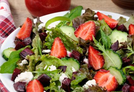 Salad of vinaigrette with strawberries
